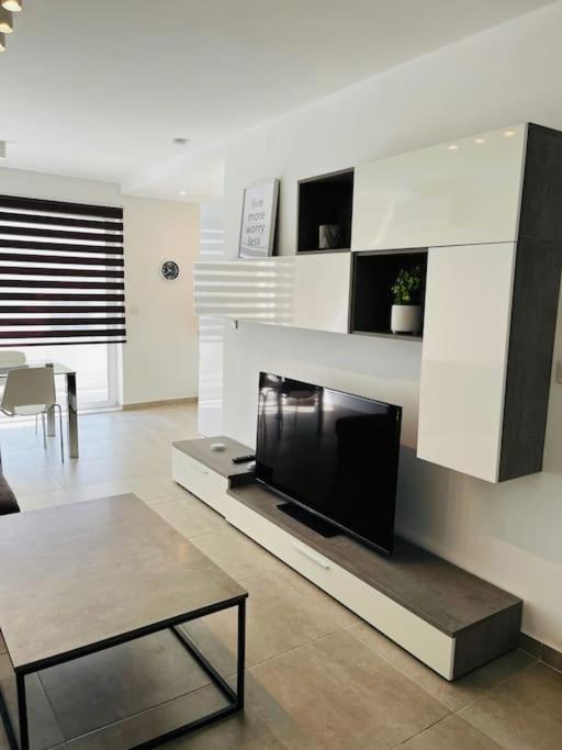 Sliema, Apt7, Stylish 2 Bedroom Apartment With Parking Ngoại thất bức ảnh